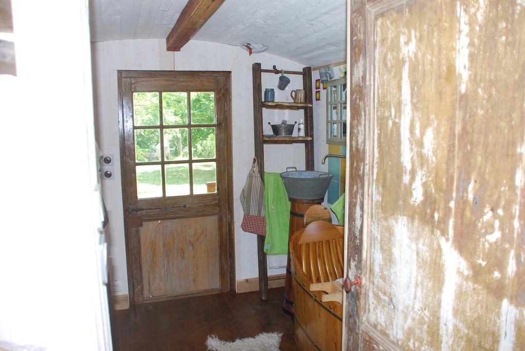 Maison D'Hotes Ainsi Soie T-Il Combovin Luaran gambar