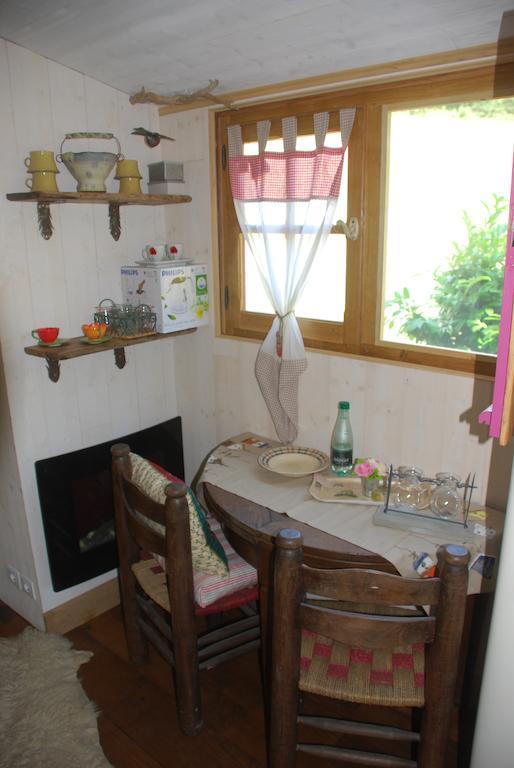 Maison D'Hotes Ainsi Soie T-Il Combovin Bilik gambar