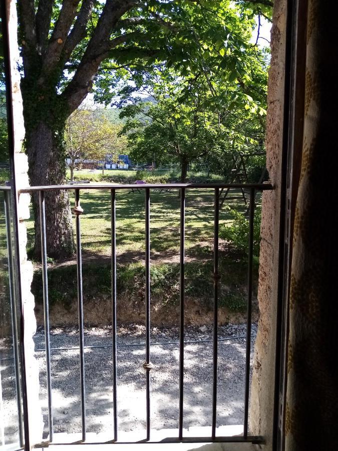Maison D'Hotes Ainsi Soie T-Il Combovin Luaran gambar